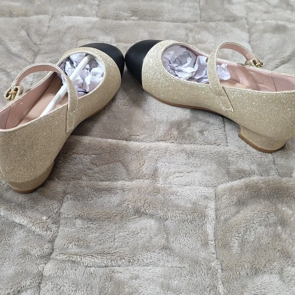 NWOT Eithy Girls Christmas Shoes Sparkly Gold/Black Low Heel Strap Fancy Sz 3